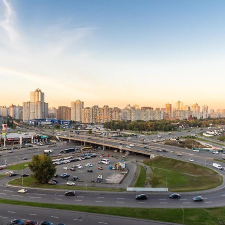 Апартаменты На Метро "Осокорки" Kyiv Exterior photo